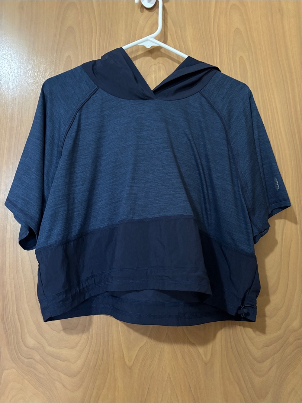 Free People Women's Navy Hooded Short-Sleeve Active sporty top Crop